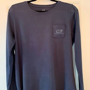 Vineyard Vines Women’s  long sleeve “T” with front pocket